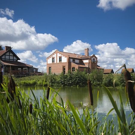 Folwark Milkowiec Golebiewo Exterior foto