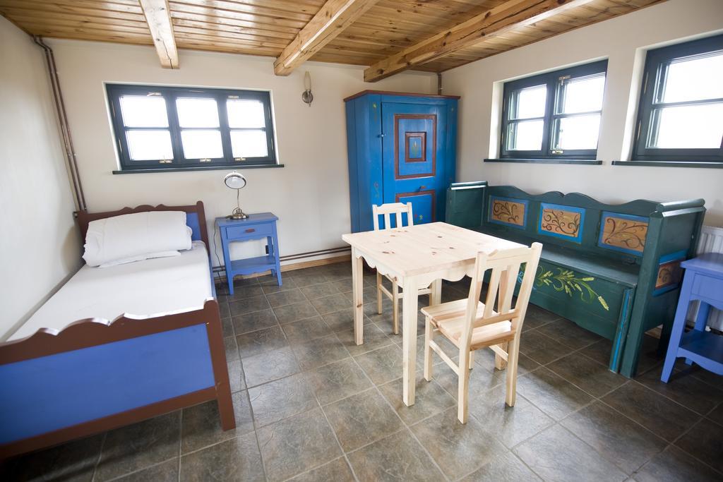 Folwark Milkowiec Golebiewo Zimmer foto